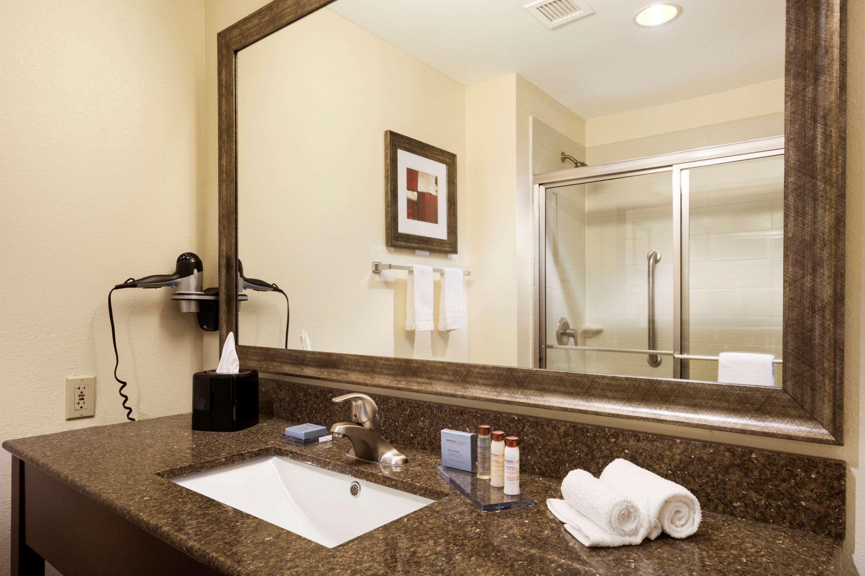 Wingate By Wyndham San Marcos Hotel Exterior photo