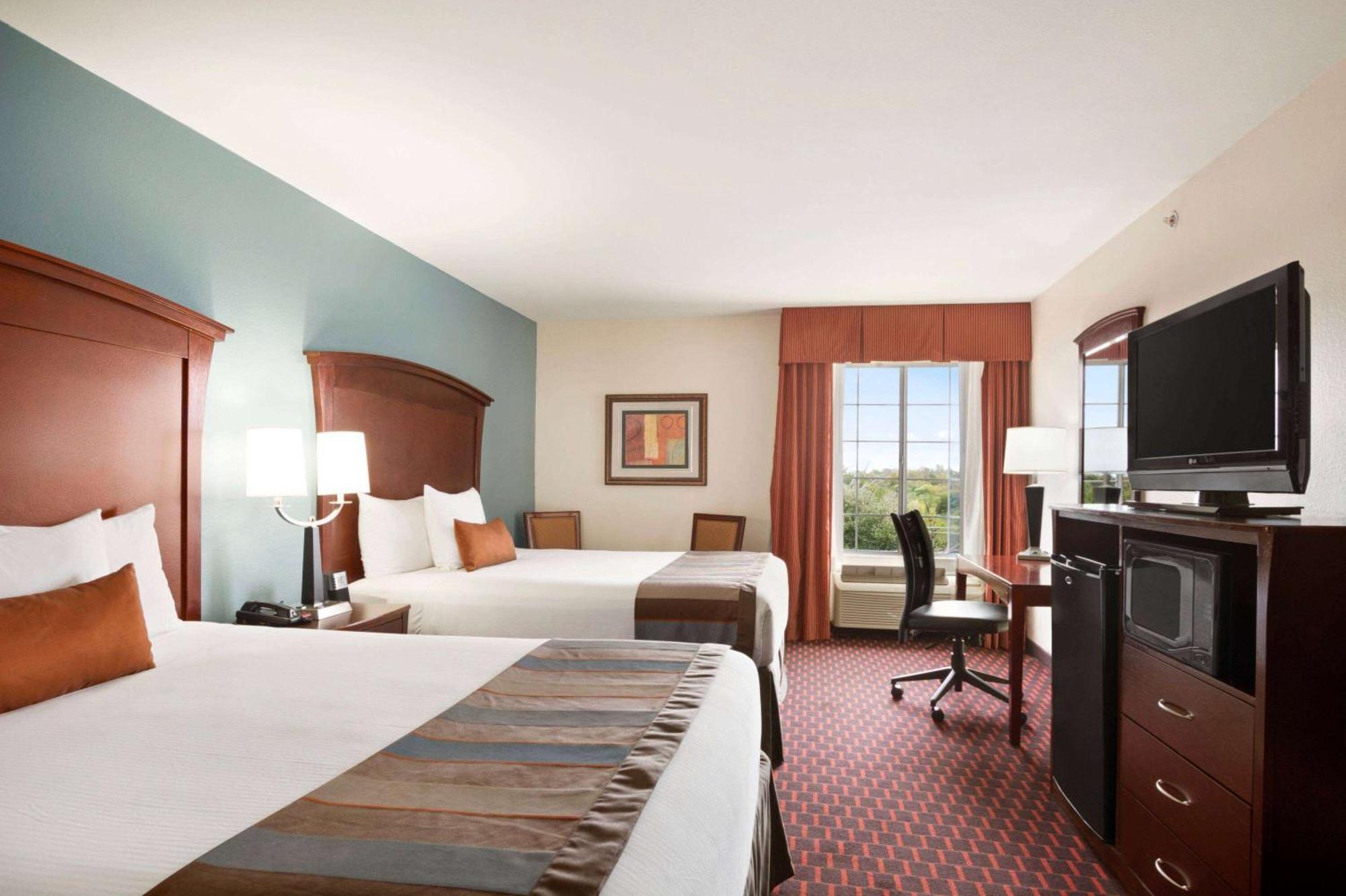 Wingate By Wyndham San Marcos Hotel Exterior photo